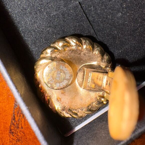 Used in great condition Celine Triomphe Gold clip Earrings - Picture 5 of 6